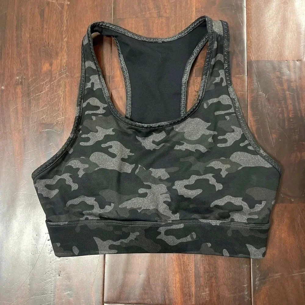 Fabletics‎ sports Bra Size Medium Camo